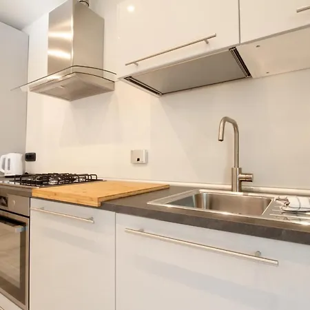 Parrots & Palms 아파트