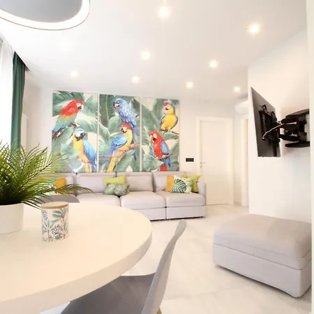 Apartment Parrots & Palms Bordighera