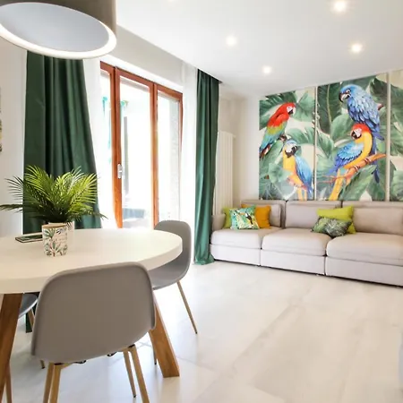 Parrots & Palms Apartment *