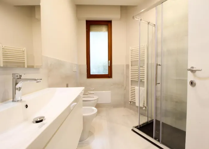 Parrots & Palms * Bordighera